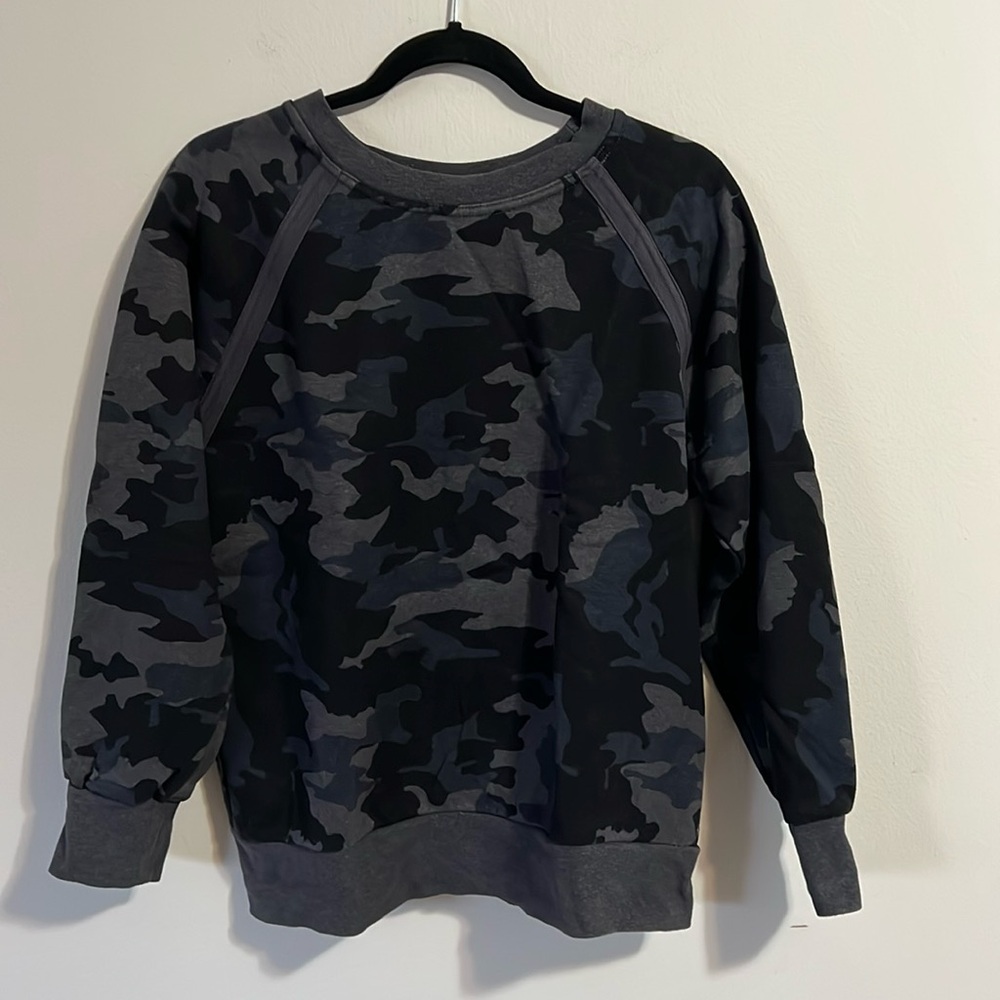 Prana Sweatshirt. Size L. Gently used.